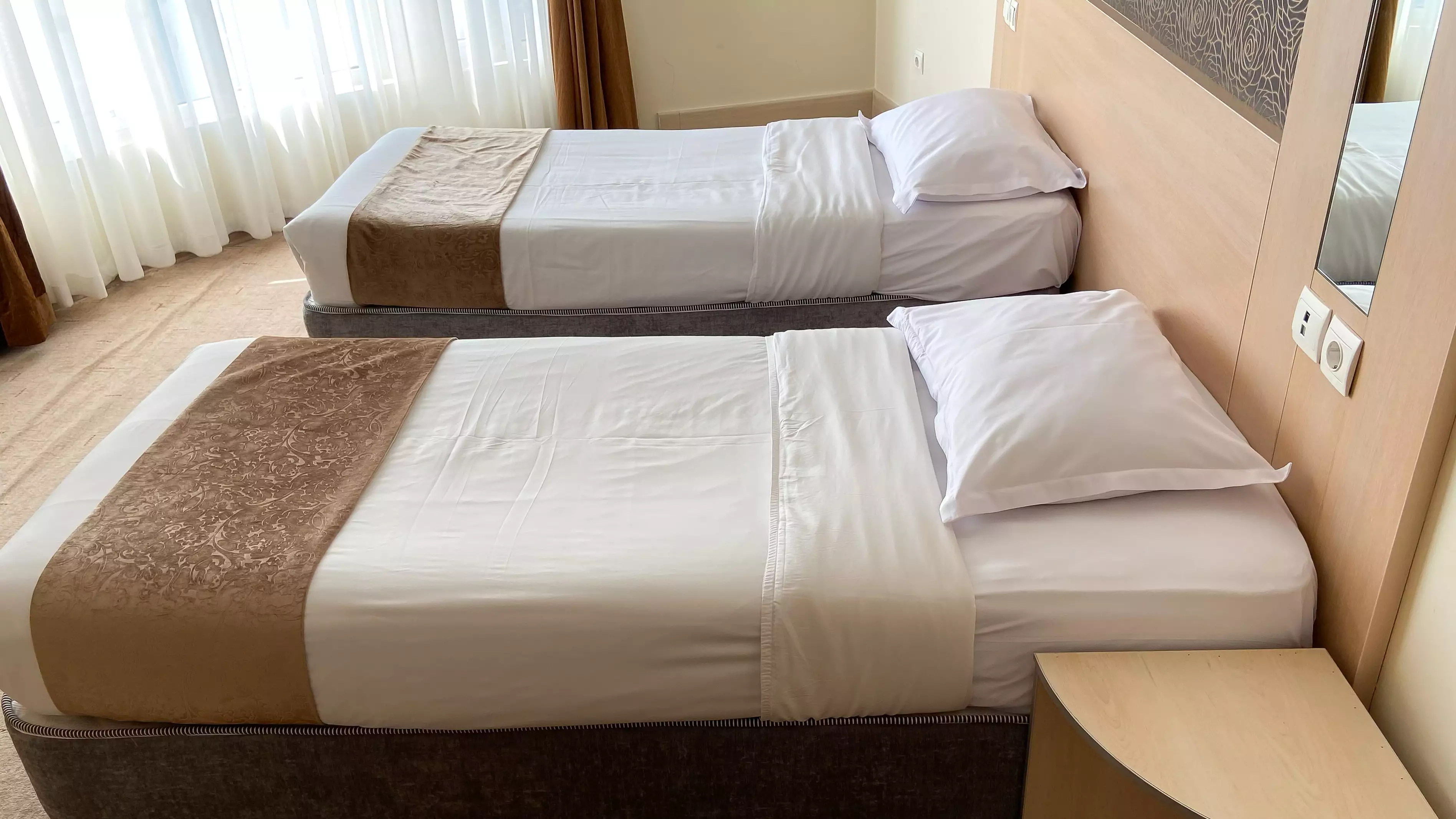 Alibaba https://cdn.alibaba.ir/ostorage/hotel-accommodation-images/670318700fe27c5a5df8ef11_06ca52bf-ef80-478a-b568-a9607e60285b_تویین (1).webp